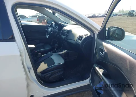 2020 Jeep Compass Sun And Safety 4X4 z USA, uszkodzony, nr VIN 3C4NJDBB8LT222138